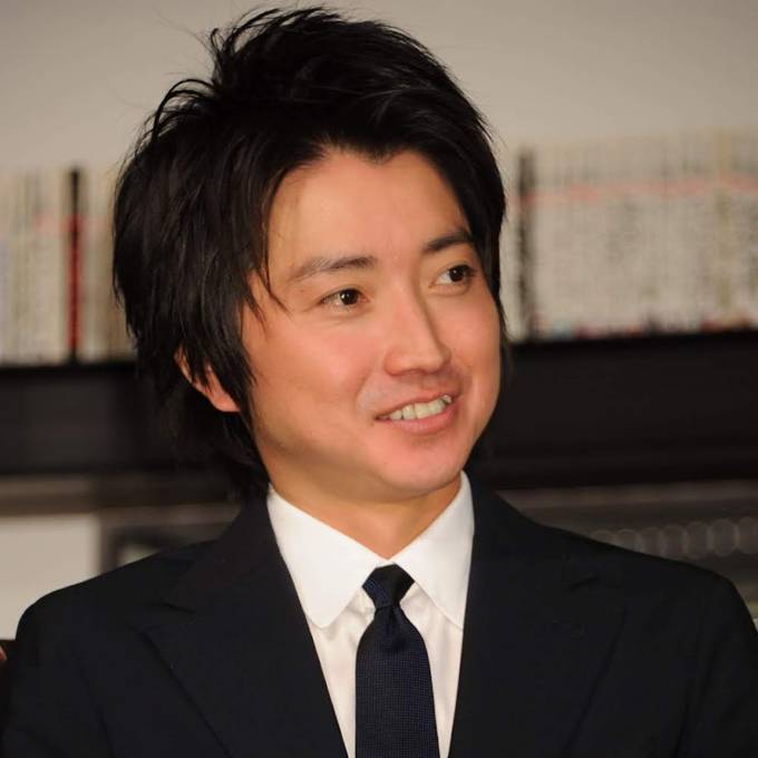 1児の父・藤原竜也、子供との“真剣勝負”でまさかの結果に「プール行った時に…」