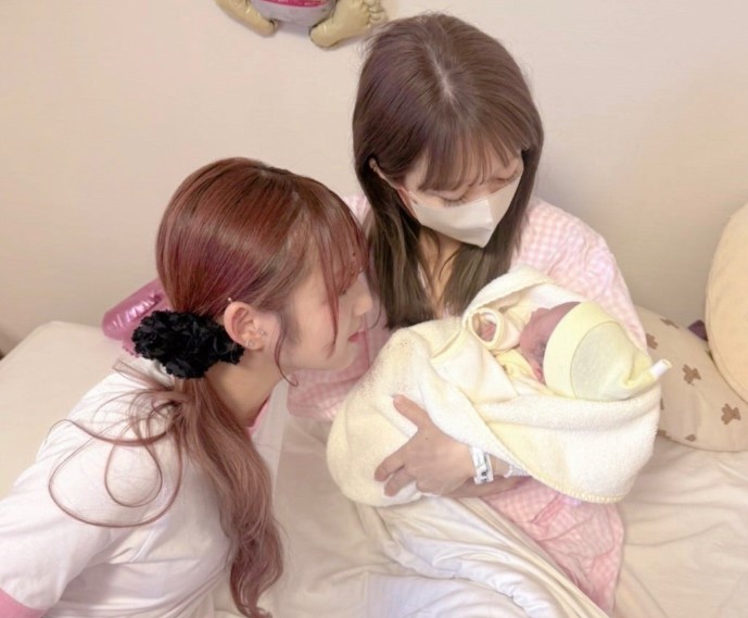 「メロメロだった」辻希美、出産した第5子と家族らの心温まる交流SHOT公開「はぁ〜幸せだなぁ」
