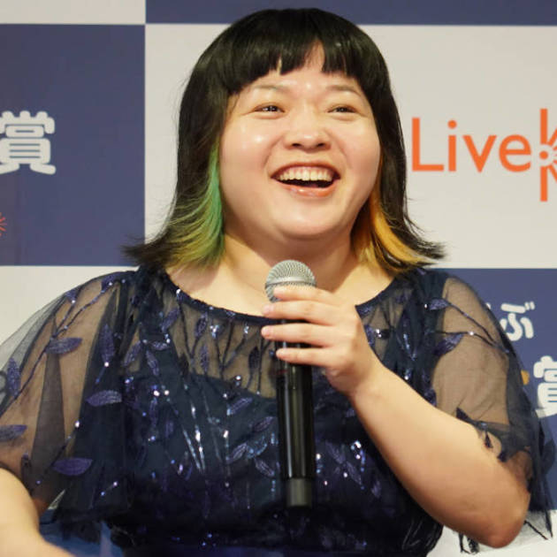 “絶対に焼きたくない”おかずクラブ・オカリナが購入した話題の日傘「本気を感じる」
