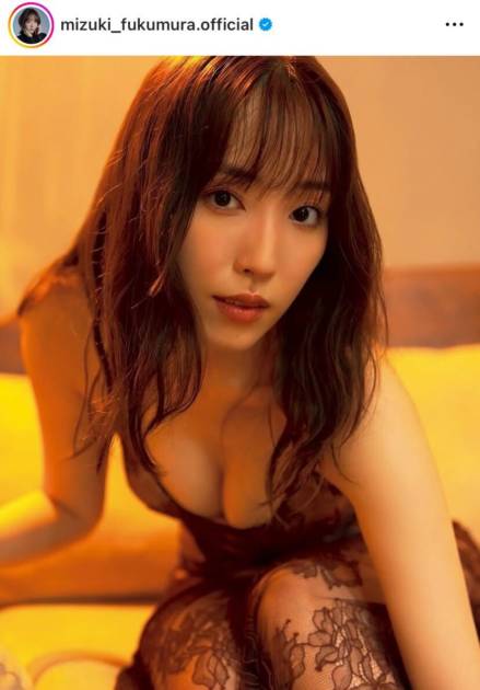 写真集発売決定の譜久村聖、美ボディ披露の先行SHOTにファン悶絶「美しくてセクシーすぎる！」「とんでもない魅力」サムネイル画像!