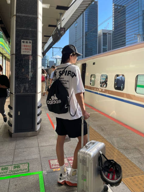 高橋克典、“成長を感じる”16歳息子の近影に反響「カッコ良さが滲み出てますね」「スタイルが良くて前途洋々」サムネイル画像!