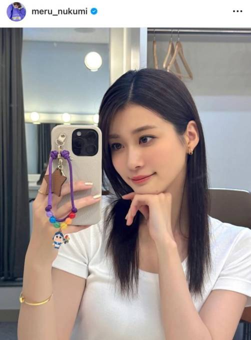 めるる、落ち着いた雰囲気の大人っぽSHOTに「あまりにも美しい」「どんどん綺麗になってますね」の声