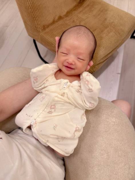 第5子出産の辻希美、おっとり次女のご機嫌SHOTを公開「今までで1番 寝てくれる」サムネイル画像!