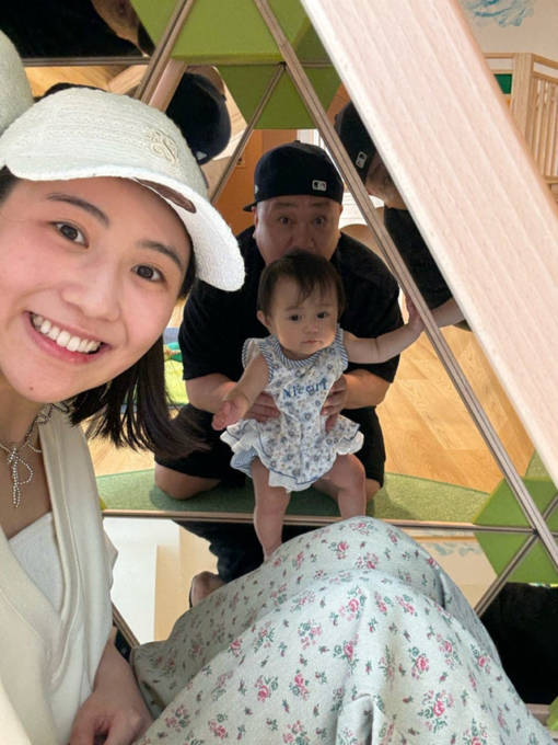 山本圭壱、妻・西野未姫＆娘とパシャリ！キッズパーク満喫SHOTに反響「楽しそうな家族」「素敵なパパさん」