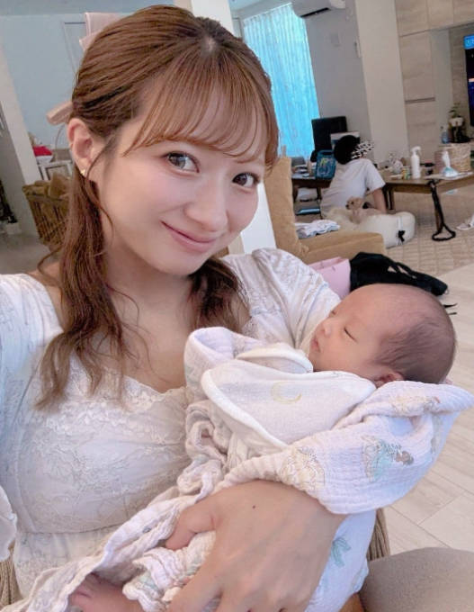 「早すぎる」辻希美、次女・夢空ちゃんの生後1ヶ月を報告「もう今日で新生児も終わりだね」
