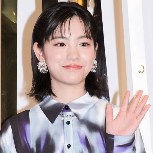 當真あみ、広瀬すず・松岡茉優らとパシャリ！『ちはやふる』オフSHOTに「みんな可愛すぎる」「本当に最高」の声サムネイル画像!