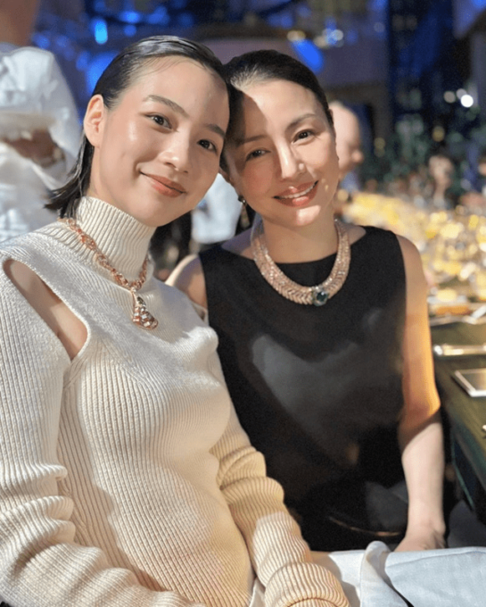 のん、大好きな井川遥とパシャリ！美麗2SHOTにファンうっとり「映えますね」「お二人とも、美しい」