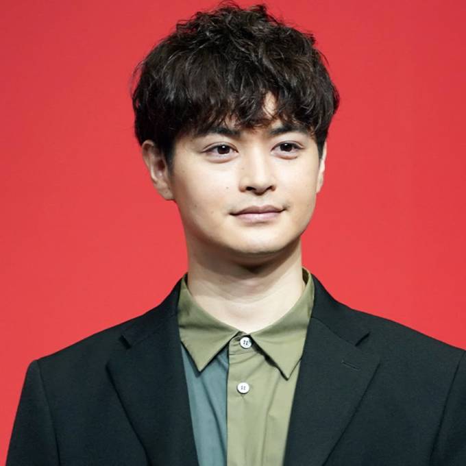 瀬戸康史、クールなサングラスSHOTに反響「かっこいい」「ありがとうございます」