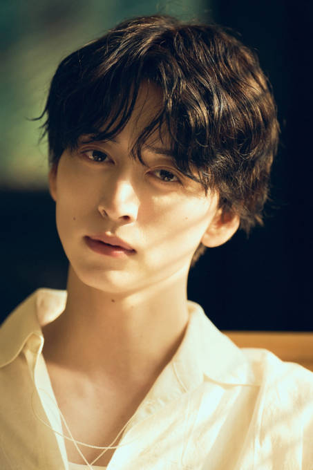 今注目の若手俳優・池田匡志、1st写真集では美しく儚い魅力をエモーショナルに凝縮