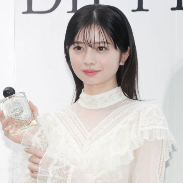 桜田ひより、可憐なウエディングドレス姿にファンうっとり「透明感やば！」「お姫様すぎる」サムネイル画像!