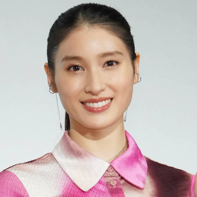 土屋太鳳、“親友”杉咲花は「めちゃくちゃ愛おしい」魅力的なギャップを明かすサムネイル画像!