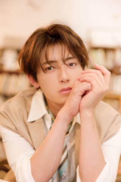 岸本勇太、ファンへの感謝を込めたフォトブック発売決定！ここでしか見られない表情を切り取った一冊にサムネイル画像!
