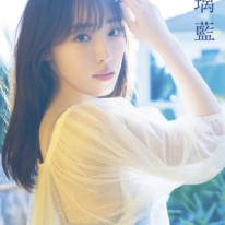 譜久村聖、ブラックのランジェリー姿で美ボディ全開！20代ラスト写真集を10月30日に2冊同時発売