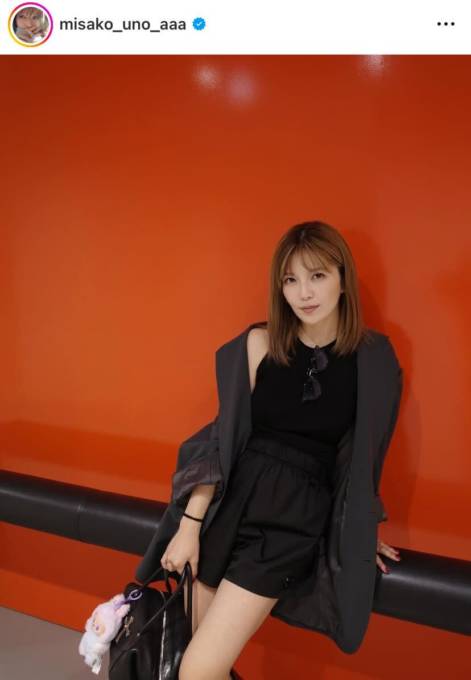 「スタイル良すぎ！！」宇野実彩子、すらり美脚のジャケットコーデに絶賛の声「産後とは思えない」