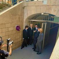 佐野勇斗、M!LK全員でパシャリ！パリでの思い出SHOTに反響「みんなビジュいいじゃん」「イケメン揃い」