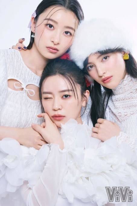 とき宣・杏ジュリア＆坂井仁香＆菅田愛貴、美麗ホワイトコーデを披露！多彩なクリスマスメイクにトライ