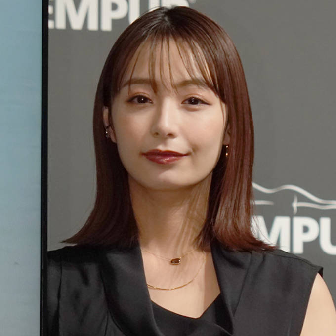 宇垣美里、コンビニでまとめ買い♪「めちゃくちゃハマってる」“もっちり”食感お菓子