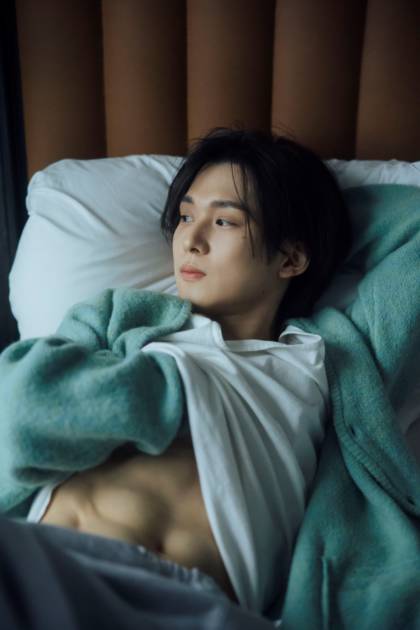俳優・田村心、引き締まった腹筋がチラリ！ストイックに磨き上げた肉体美に釘付けサムネイル画像!