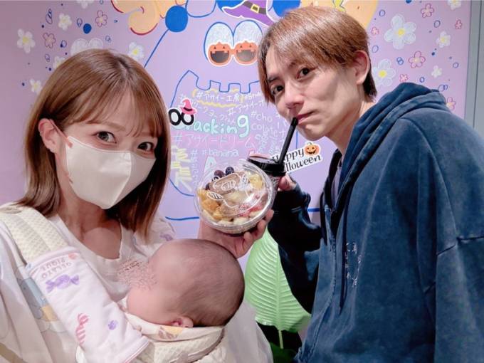 「親も胸痛い」辻希美、生後2ヶ月次女の“初めての”予防接種を報告&親子3SHOTも公開