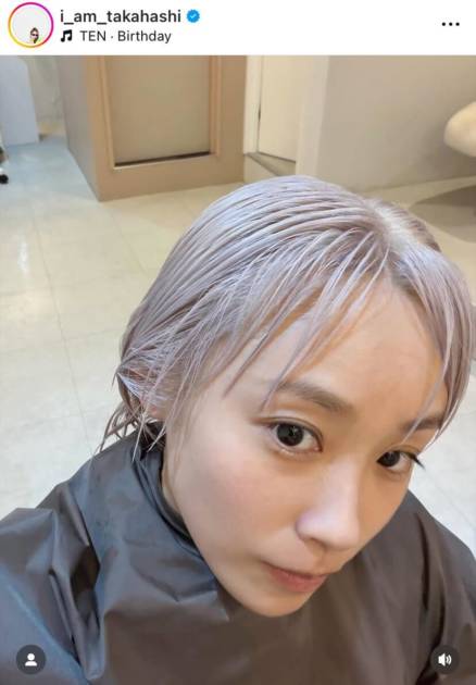 高橋愛、NEWヘアは淡いパープル！雰囲気ガラリな最新SHOTに「色がとてもきれい」「めちゃかわ」の声サムネイル画像!