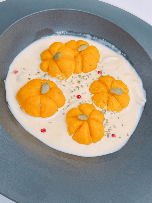 渡辺美奈代、まるでレストラン!?本格的なハロウィン料理に絶賛の声「センス抜群」「プロ級」