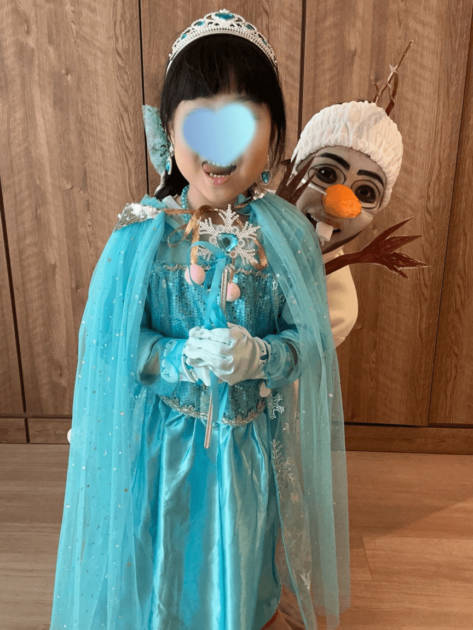 平野ノラ、本気で『アナ雪』エルサとオラフになりきった親子SHOT披露「必死に娘にくらいつく母なのでした！」サムネイル画像!