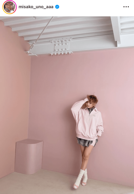 宇野実彩子、ほっそり美脚コーデにファン歓喜「ほんと天才！！」「めちゃめちゃ可愛い」サムネイル画像!