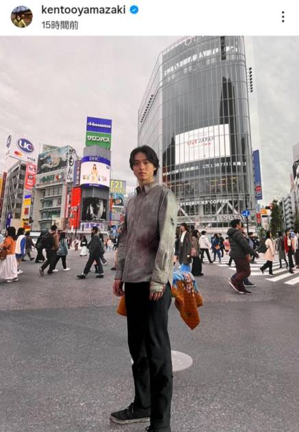 山崎賢人『今際の国のアリス』最新作のオフショ公開！「かっこよすぎる！」「どれもこれも素敵」の声サムネイル画像!