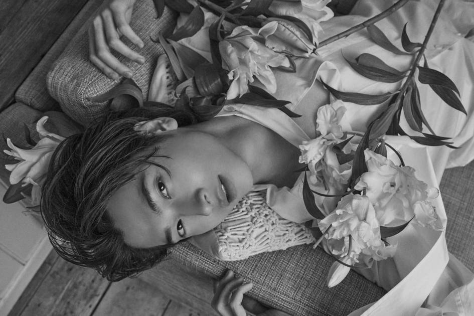 庄司浩平、色気が滲み出すモノクロSHOTにドキッ！世界的写真家レスリー・キーと初セッションサムネイル画像!