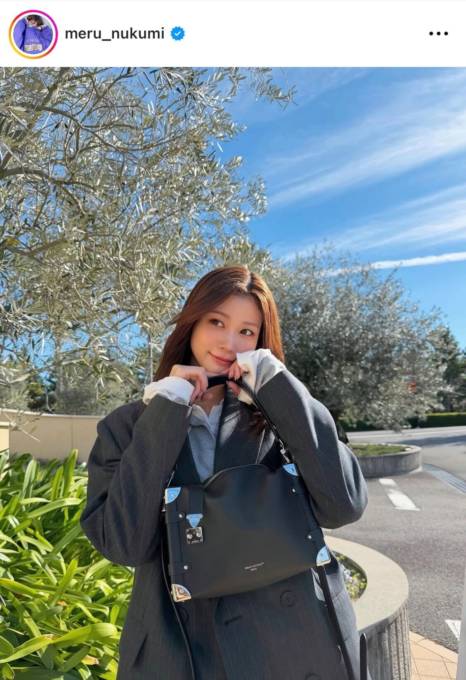 めるる、大人っぽいジャケット×パンツスタイルSHOTに反響「着こなし方がさすが」「めちゃ似合ってる」