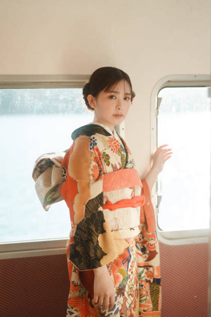 櫻坂46遠藤理子、華やかな晴れ姿を披露！稲熊ひなは白の振り袖であどけない魅力が光るサムネイル画像!