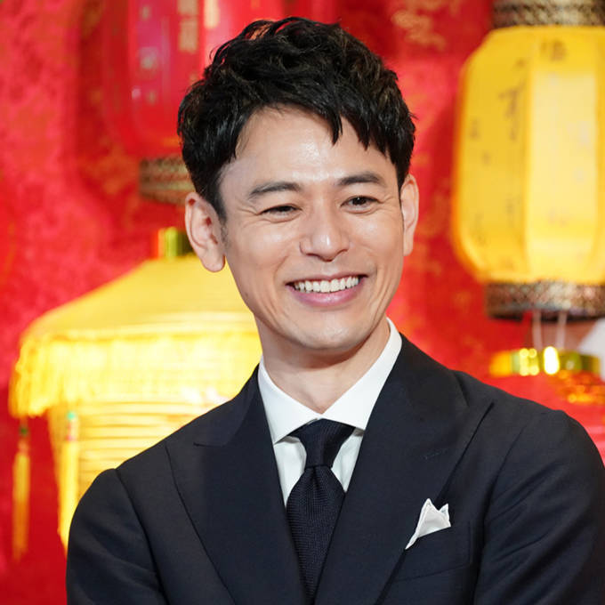妻夫木聡、佐藤浩市との絆を感じる『ロイヤルファミリー』オフSHOTに