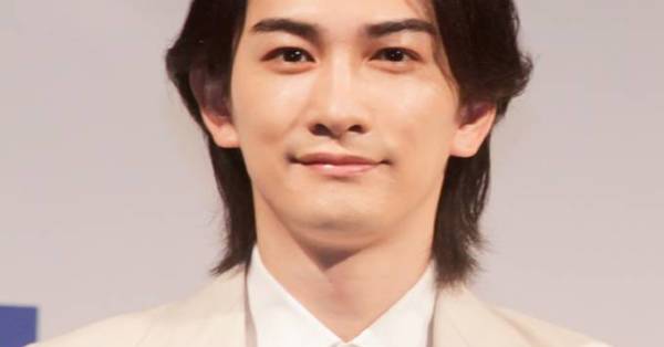 町田啓太、ギター演奏を披露した台北ファンミSHOTに「笑顔がステキ
