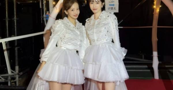 板野友美、前田敦子とパシャリ！AKB48武道館ライブの裏側SHOTに反響