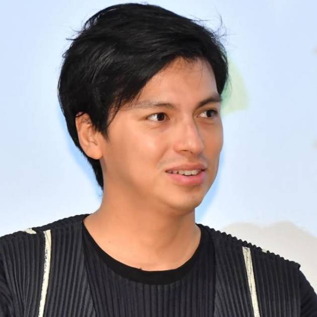 アレク、長男・長女・次女が揃ったほっこりSHOTに反響「激カワ」「可愛いチビーズ」サムネイル画像!