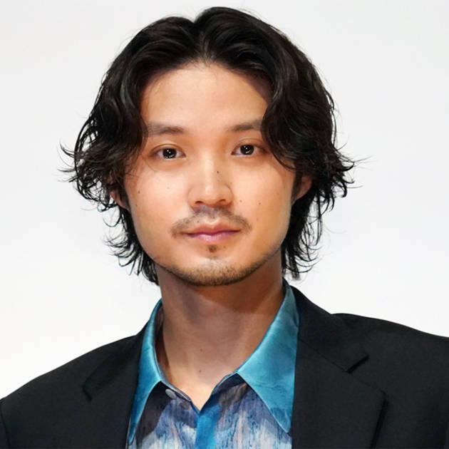 磯村勇斗、Snow Man深澤辰哉との笑顔2SHOTにファン歓喜「強火ふかたつ担」「愛強めで好き」サムネイル画像!