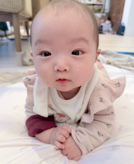 辻希美、“赤ちゃん時代の希空にそっくり”次女のアップSHOT公開「デジャブかな!?」