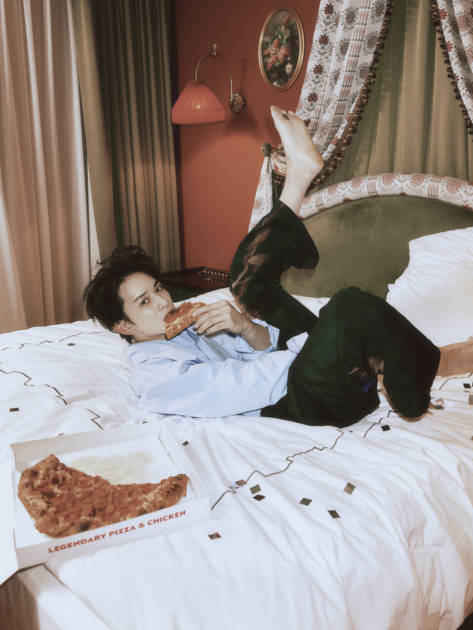 町田啓太、遊び心あふれる寝転びSHOTにドキッ!活動15周年のアニバーサリーフォトブック発売決定サムネイル画像!