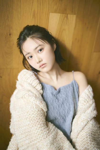 原菜乃華、ほっそり美肩チラリのキャミソールSHOT披露！天真爛漫で等身大の姿にキュンサムネイル画像!