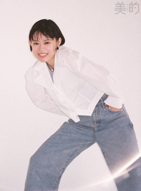 杉咲花、キュートな笑顔&ハッピーオーラ全開のお茶目SHOT披露!“表現者”としての胸中にも迫るサムネイル画像!