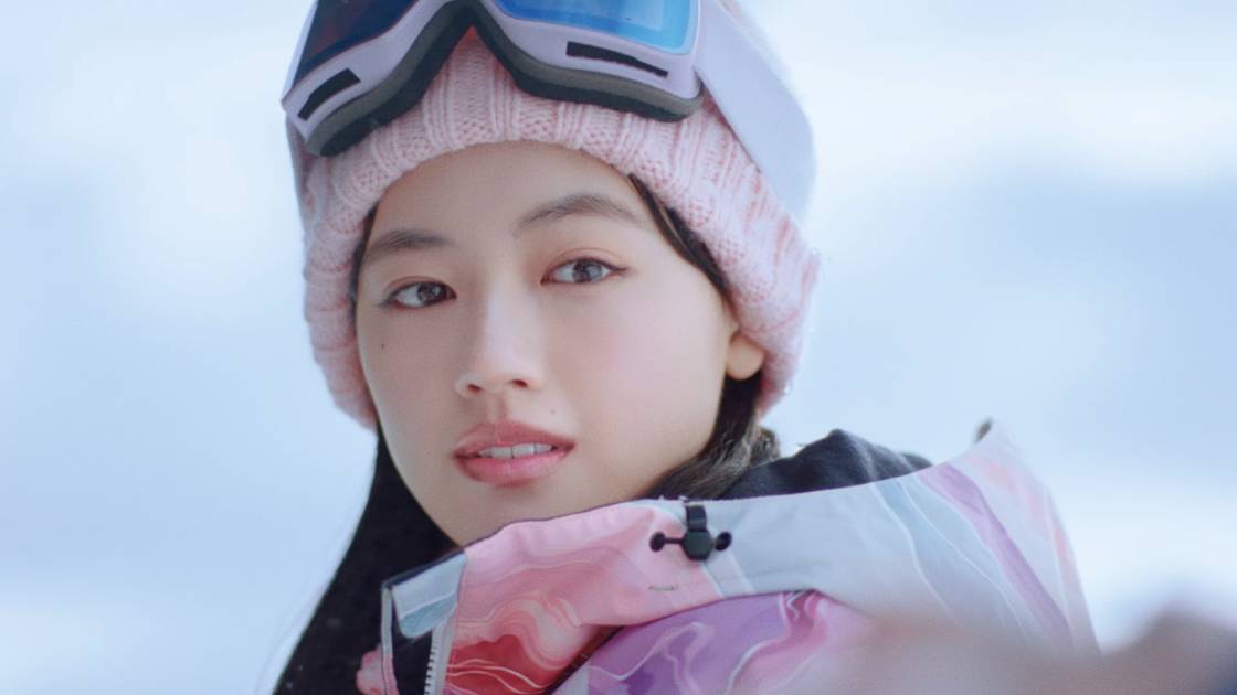 上坂樹里「JR SKISKI」新CMでスキーに挑戦！学生たちのキラキラな“青い冬”を描くサムネイル画像!