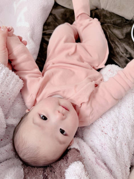 「可愛すぎて」辻希美、生後5ヶ月次女の成長にしみじみ「寝癖がつく時代がやってきました」サムネイル画像!