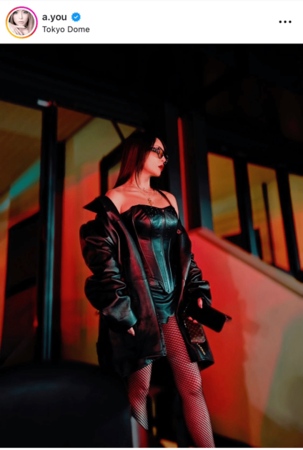 浜崎あゆみ、美デコルテ際立つライブ参戦SHOTにファンうっとり「超可愛い」「カッコよすぎ」サムネイル画像!