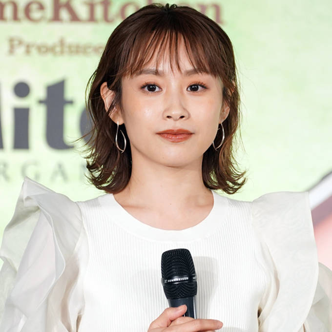 高橋愛「すっごい良い香り」癒しのアイケア！ロールオン美容液を紹介