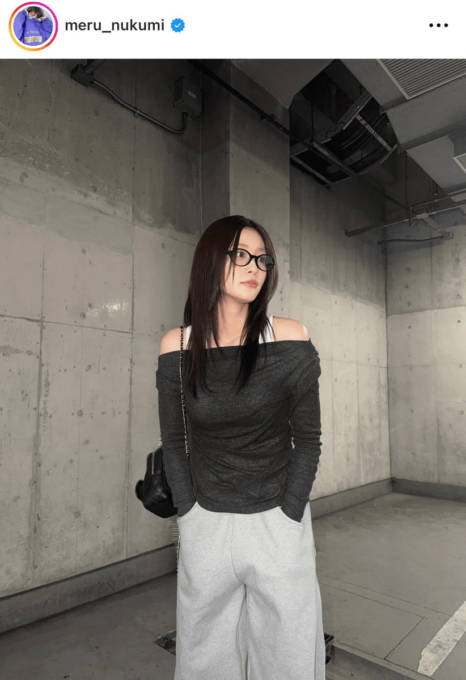 「脚長すぎる」めるる、ほっそり美肩見せのグレーコーデに反響「めちゃ似合ってる」