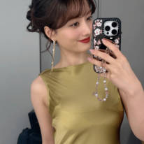 「スタイル抜群」谷まりあ、美ボディライン際立つゴールドドレスSHOに反響「めっちゃセクシー」