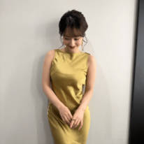 「スタイル抜群」谷まりあ、美ボディライン際立つゴールドドレスSHOに反響「めっちゃセクシー」