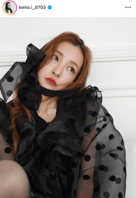 板野友美、ほっそり美腕チラリのシースルーコーデにファンうっとり「鬼可愛い！」「素敵です」