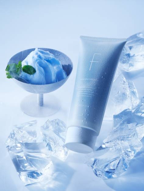F ORGANICS、スクラブが泡立ってウォッシュへ変化する新感覚の冷感2in1ボディウォッシュ発売