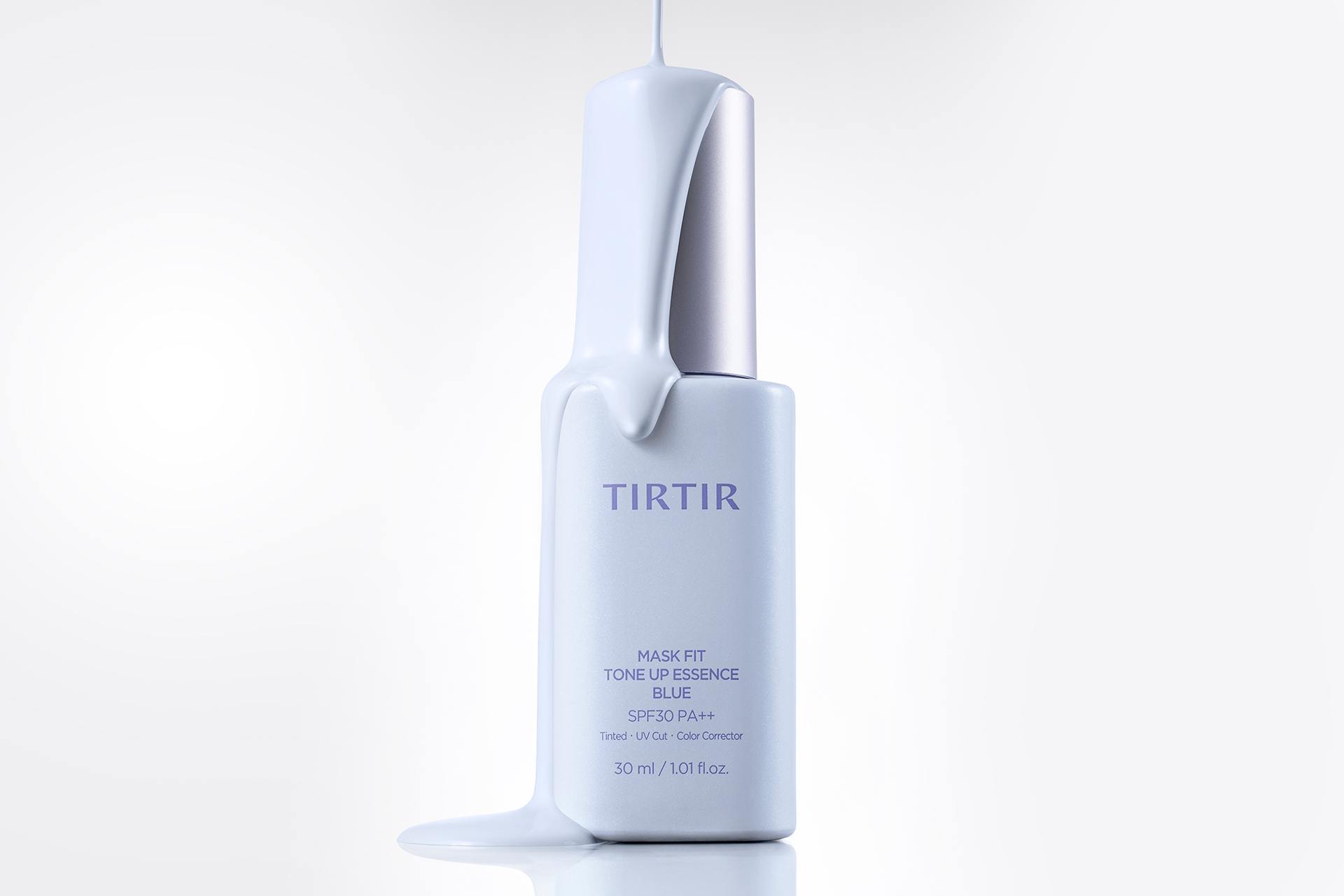 TIRTIR、ブルートーンで透明感を引き出す「トーンアップエッセンス」新色登場メイン画像